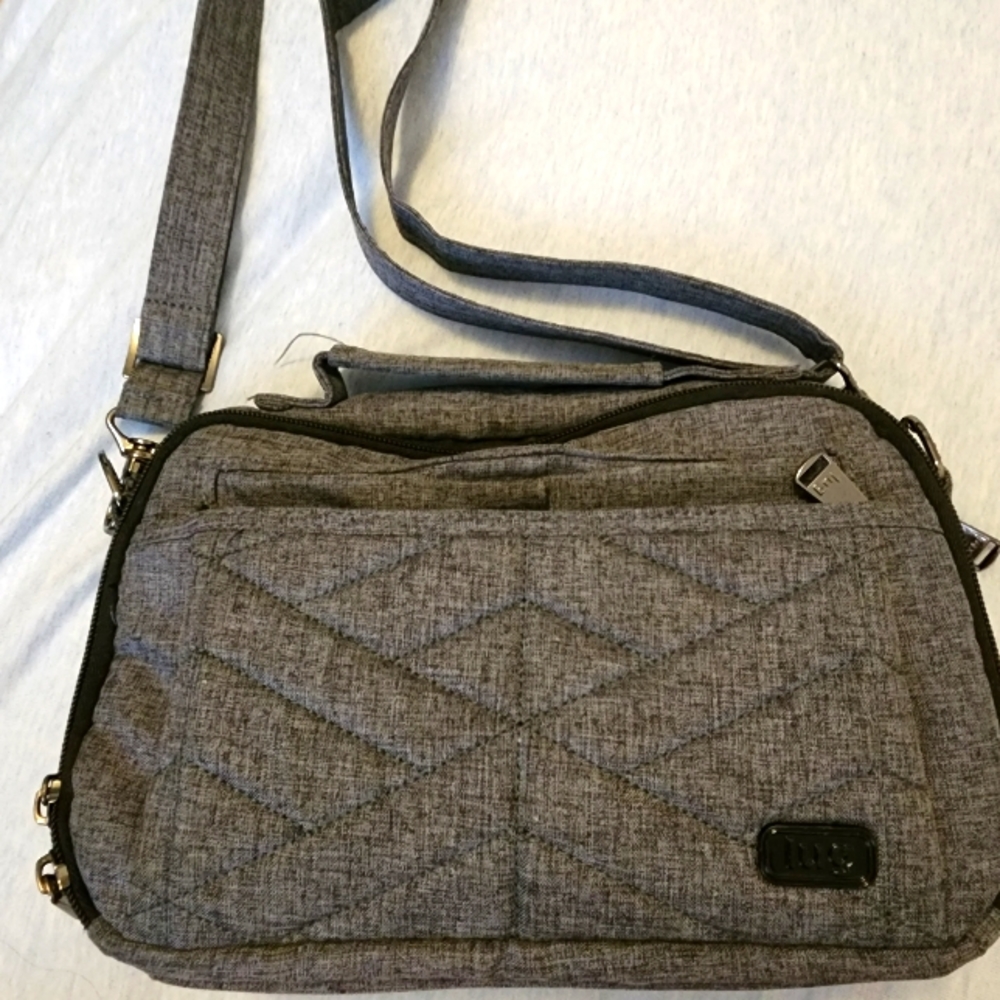 Lug crossbody scoop 2